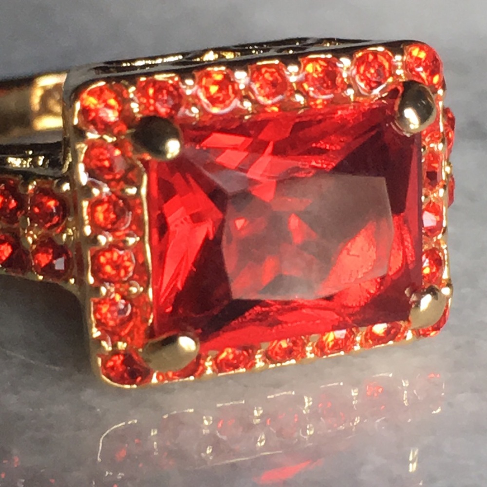 New*Raging Ruby Red Crystal Ring - Picture 6 of 15